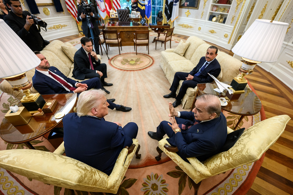 Field Marshal Munir with President Trump and PM Shehbaz Sharif, Oval Office, 25 Sept 2025 (Official White House photo by Daniel Torok)